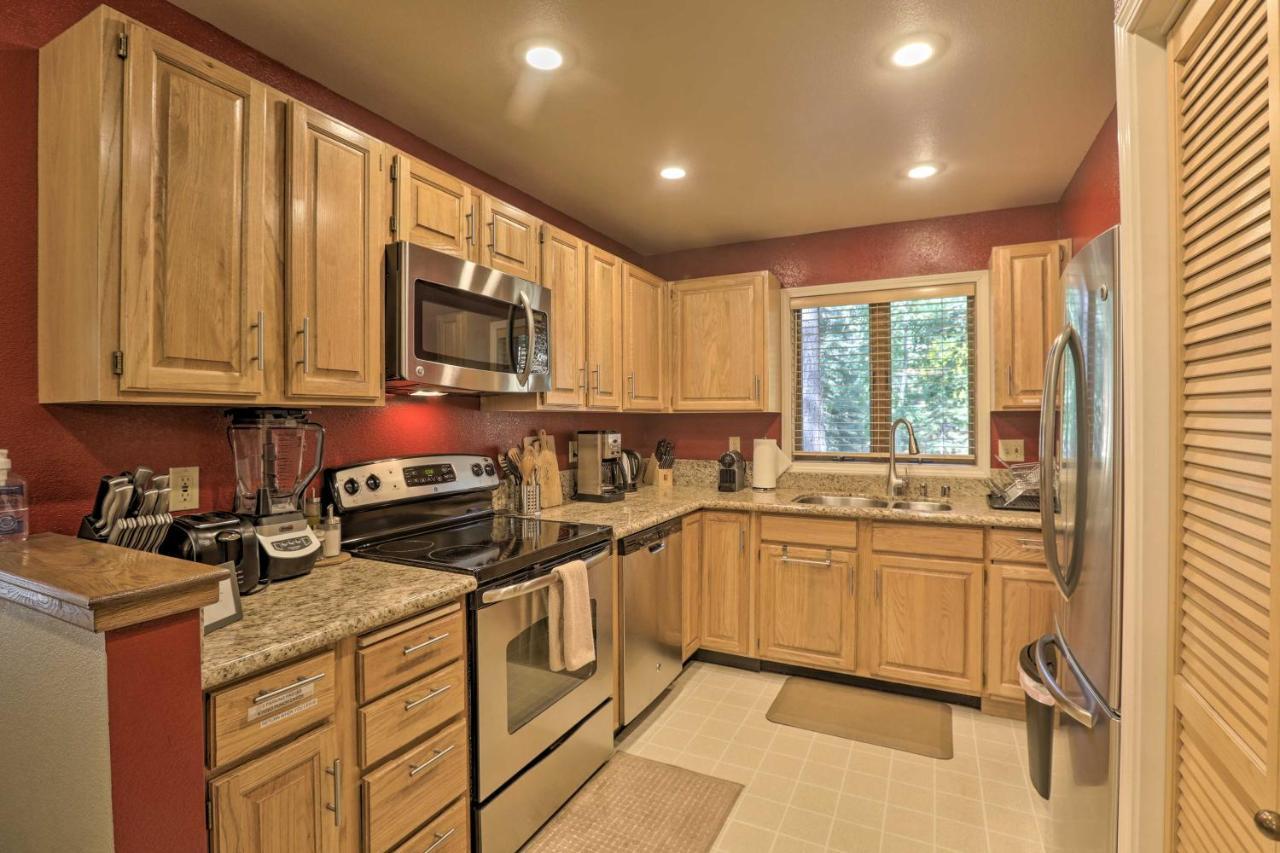 Corner-Unit Condo With Grill Walk To Lake Tahoe! إنكلين فيلادج المظهر الخارجي الصورة