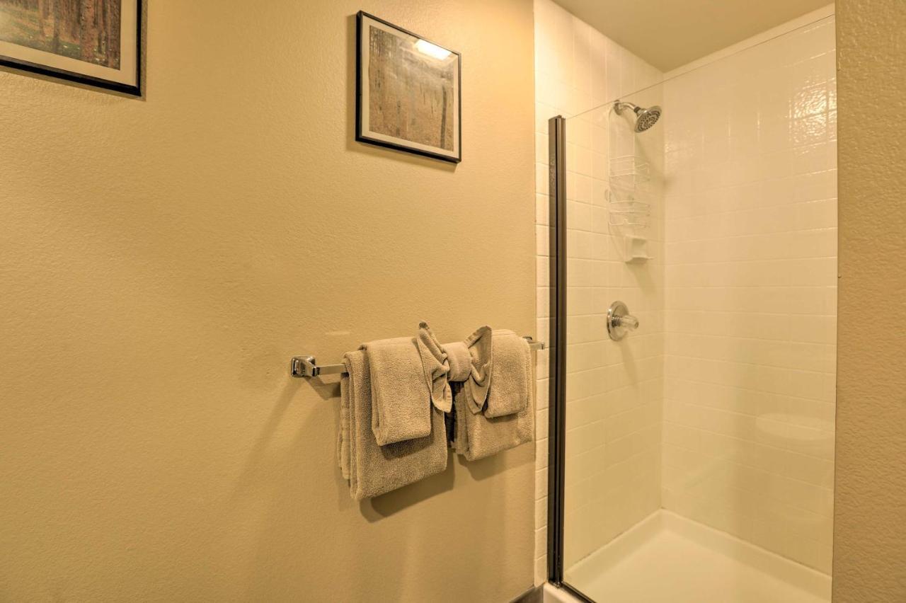 Corner-Unit Condo With Grill Walk To Lake Tahoe! إنكلين فيلادج المظهر الخارجي الصورة
