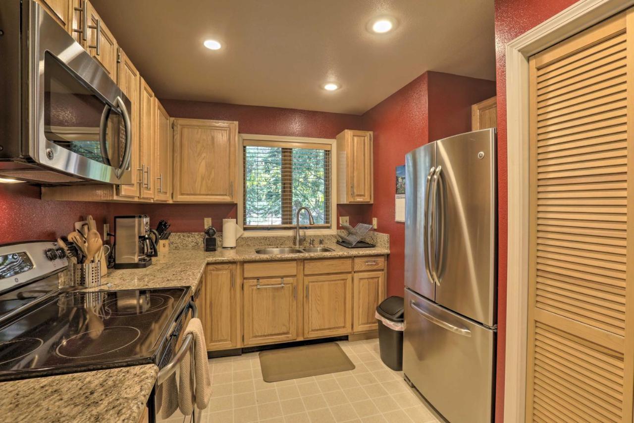 Corner-Unit Condo With Grill Walk To Lake Tahoe! إنكلين فيلادج المظهر الخارجي الصورة